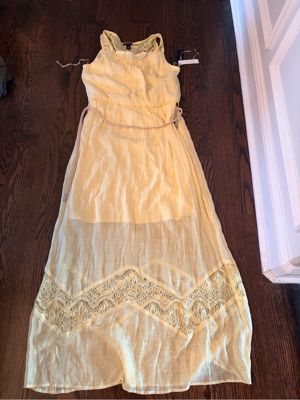 NWT! new directions pale Yellow Sleeveless Maxi Dress with Belt. Lined